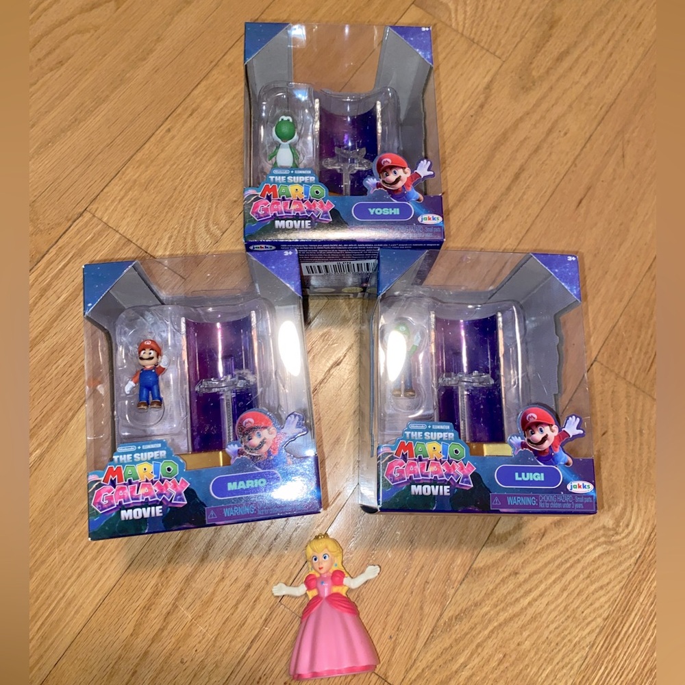 Super Mario Galaxy Movie–1.5” Figures w/Star Launcher Bundle Mario, Luigi, Yoshi